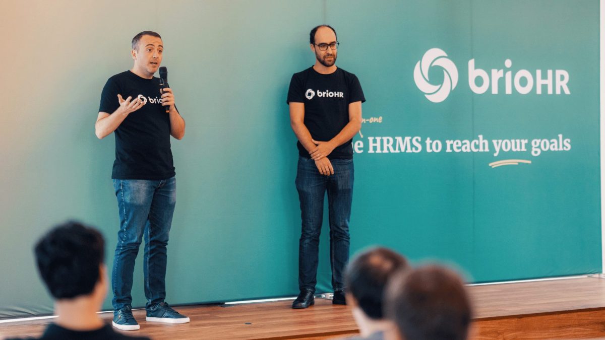 Photo of brioHR founders Benjamin Croc and Nabil Oudghiri speaking at the brioHR Series A celebration event, Lift off with brio